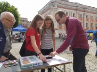 Zdjęcie: Piknik organizacji pozarządowych na leszczyńskim rynku
