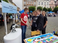 Zdjęcie: Piknik organizacji pozarządowych na leszczyńskim rynku
