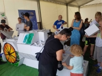 Zdjęcie: Piknik naukowy w Inkubatorze Przedsiębiorczości czyli papierowe konstrukcje szynowe