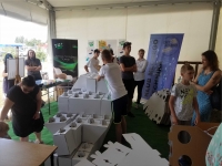 Zdjęcie: Piknik naukowy w Inkubatorze Przedsiębiorczości czyli papierowe konstrukcje szynowe