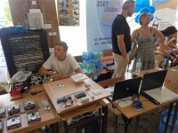 Zdjęcie: Piknik naukowy w Inkubatorze Przedsiębiorczości czyli papierowe konstrukcje szynowe