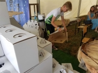 Zdjęcie: Piknik naukowy w Inkubatorze Przedsiębiorczości czyli papierowe konstrukcje szynowe