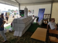 Zdjęcie: Piknik naukowy w Inkubatorze Przedsiębiorczości czyli papierowe konstrukcje szynowe