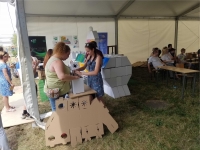 Zdjęcie: Piknik naukowy w Inkubatorze Przedsiębiorczości czyli papierowe konstrukcje szynowe