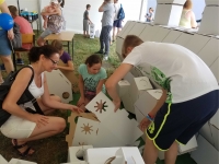 Zdjęcie: Piknik naukowy w Inkubatorze Przedsiębiorczości czyli papierowe konstrukcje szynowe