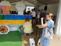 Zdjęcie: Piknik naukowy w Inkubatorze Przedsiębiorczości czyli papierowe konstrukcje szynowe