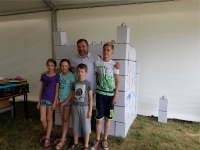 Zdjęcie: Piknik naukowy w Inkubatorze Przedsiębiorczości czyli papierowe konstrukcje szynowe